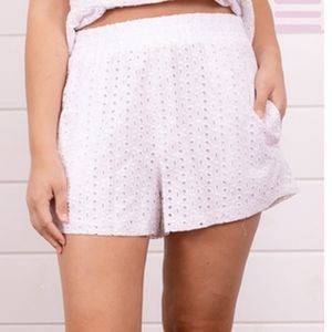 NWOT White Eyelet Shorts w. Pockets